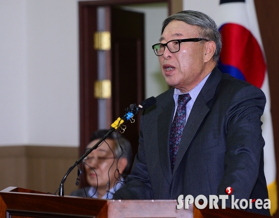 김응용 후보 `위기의 한국 야구의 구원투수는 바로 나`