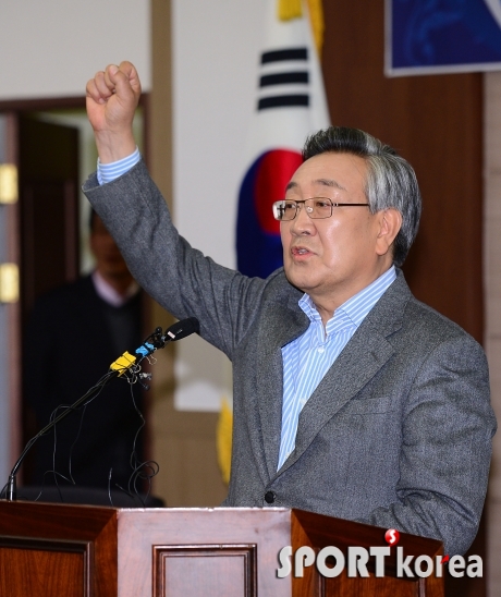 이계안 후보 `한국 야구 발전을 위해 뛸게요`