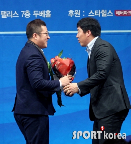 김현수 `형우`형 축하해요