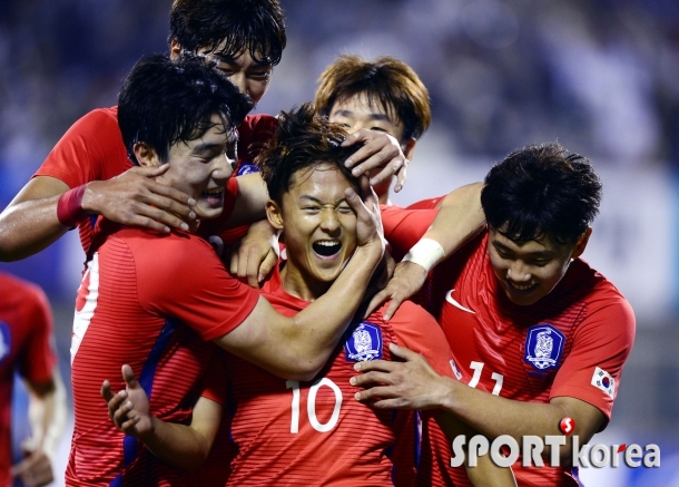 한국 `우루과이와 평가전에서 2-0 짜릿한 승리!`