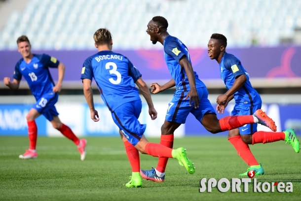 우승 후보 프랑스 `온두라스 3-0 제압!`