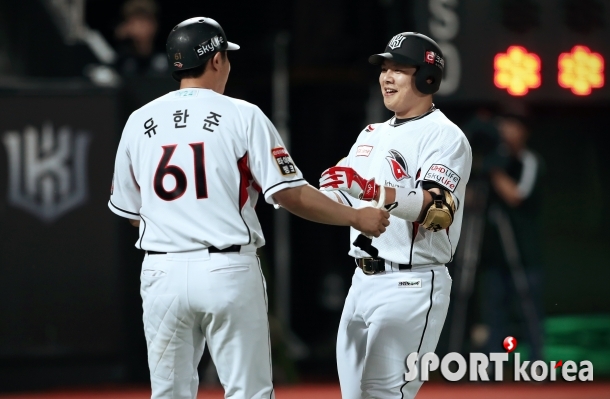 kt맨 윤석민 `기분좋은 홈런포 신고식`