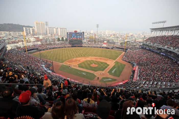 `기다렸다 프로야구` 광주 및 4개구장 매진