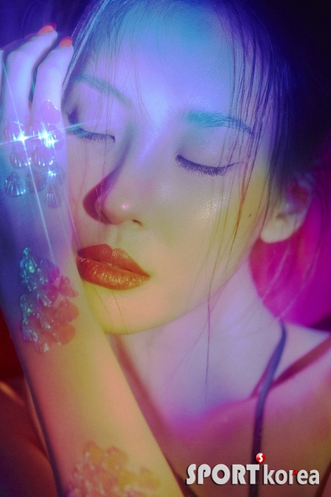 선미 `Siren`, 전체 음악 사이트 월간 차트 1위