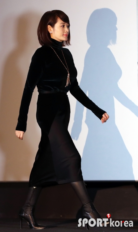 국가부도의 날, 김혜수 `검정 드레스 입고 참석`