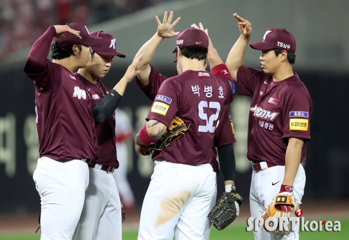 키움히어로즈 `KIA타이거즈를 4-0으로 꺾고 승리!`