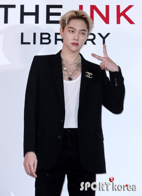 권현빈 `Peace~!`