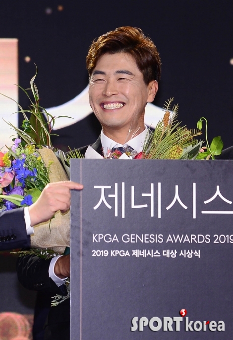 2019 KPGA 4관왕한 문경준의 웃음