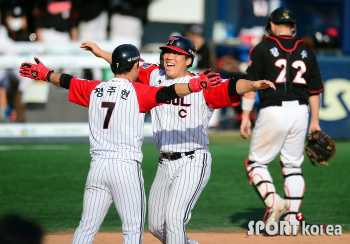 김현수 `라모스 끝내기 홈런 너무 좋아`