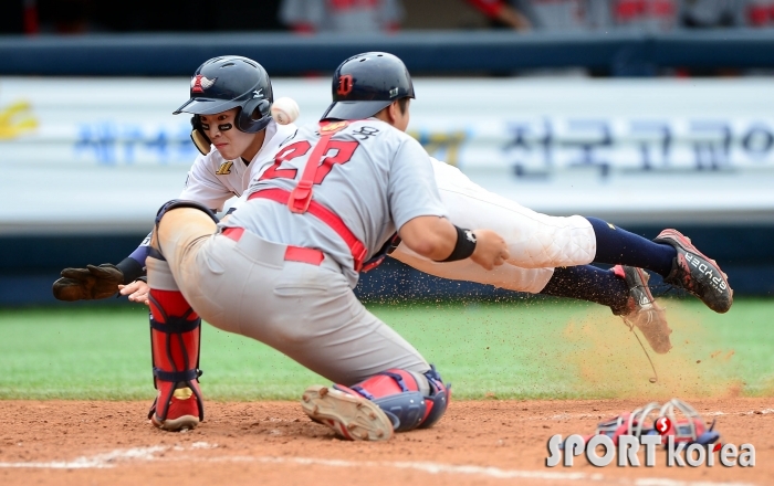 박영훈 `1루에서 홈까지 전력질주!`