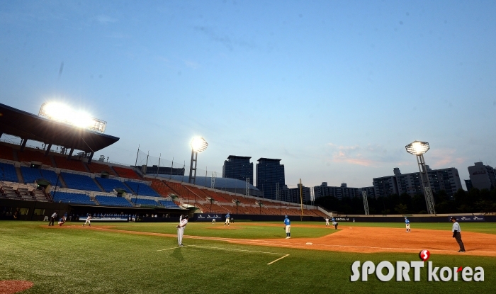 여름 밤에 펼쳐지는 황금사자기 결승전!