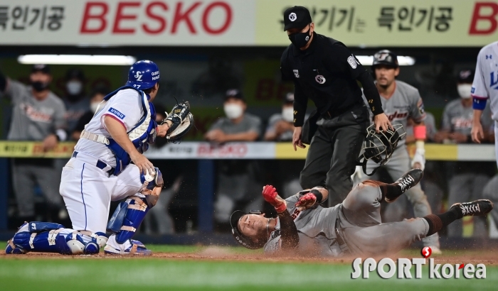 이해창 `옆으로 굴러서 세이프!`