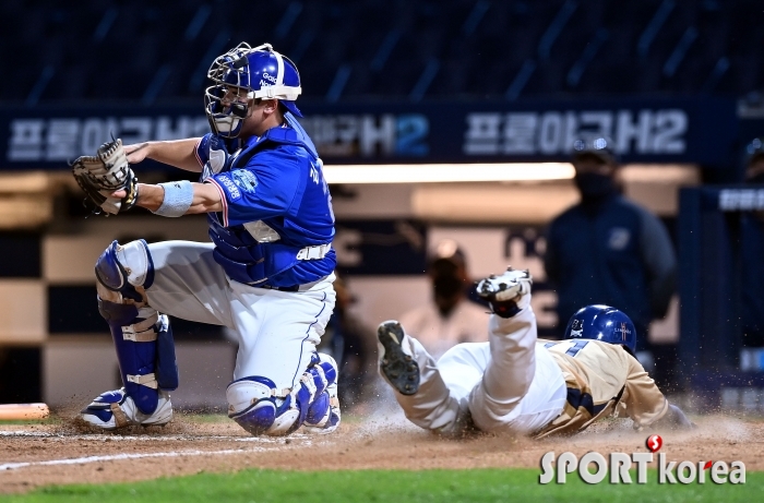 태그보다 빠른 김성욱의 득점!