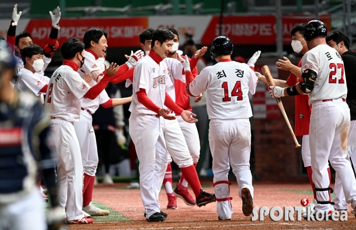 SK, 최정의 끝내기 홈런으로 두산에 5-4 승리!