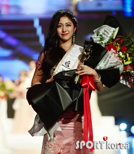 `미스 글로벌 코리아` 퀸 도하연의 미소