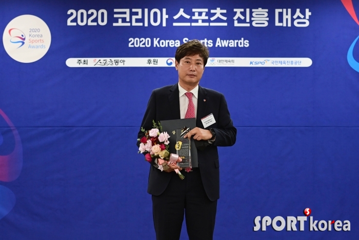류대환 사무총장 `KBO, 프로스포츠 서비스 대상 수상`