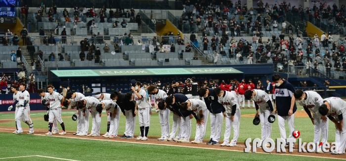 두산 2-5로 PO 3차전은 패배