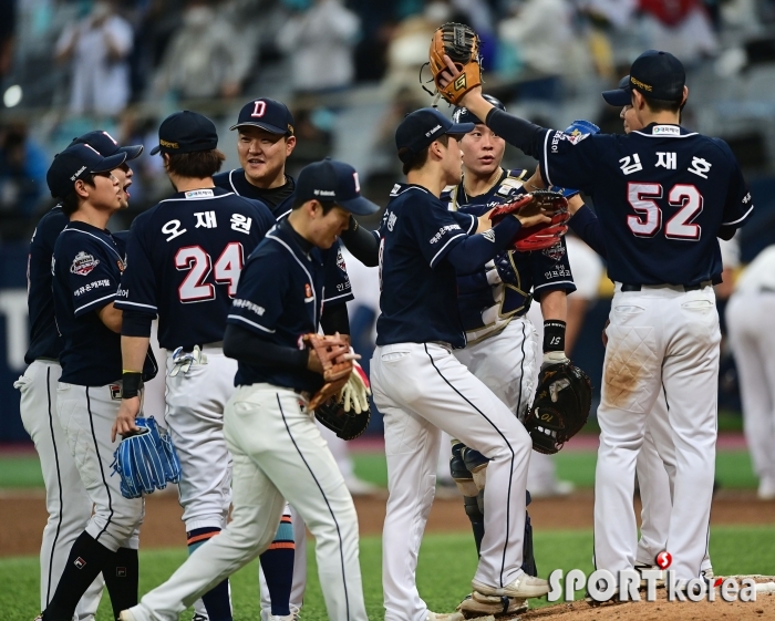 두산, 5-4로 한국시리즈 2차전 동률 맞췄다