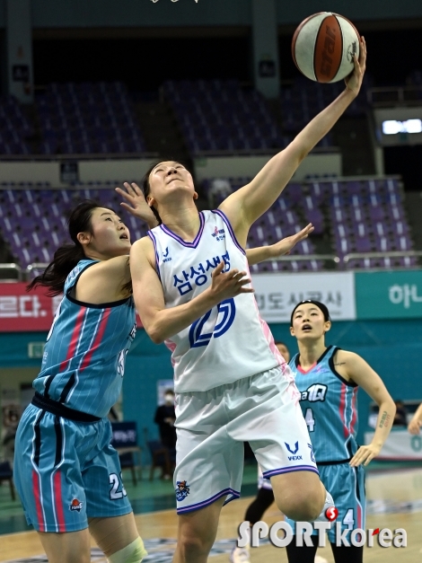 배혜윤, 골밑슛은 자신있어~