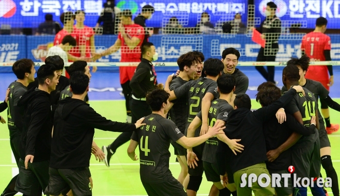 현대캐피탈, 한국전력 상대로 3-0 완벽한 셧아웃