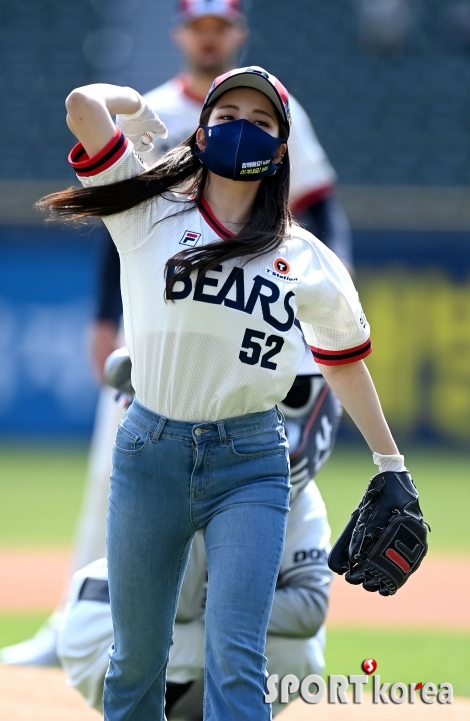 시구하는 브레이브걸스 유정