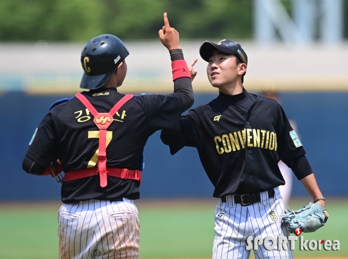 컨벤션고, 충암고 상대 12-3 대승