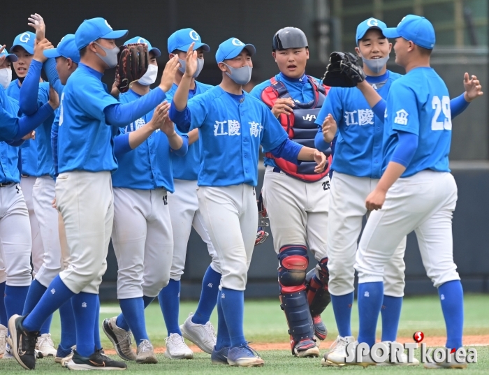 강릉고, 인천고 상대 5-3 승리 거두며 준결승 진출!