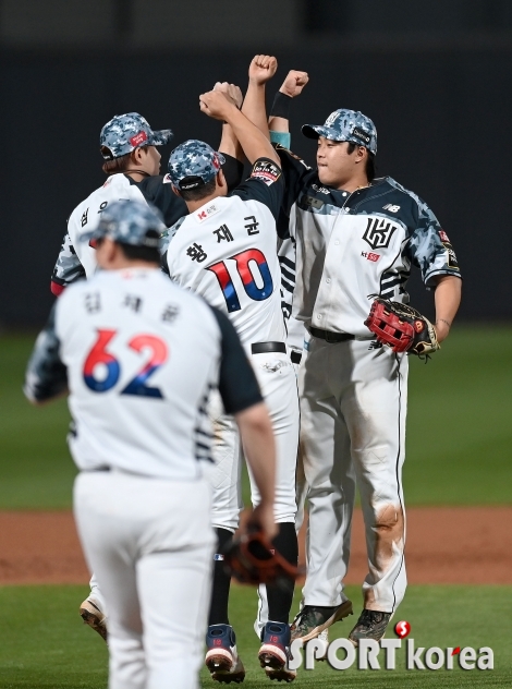 KT, 배정대 맹활약에 6-3 역전승