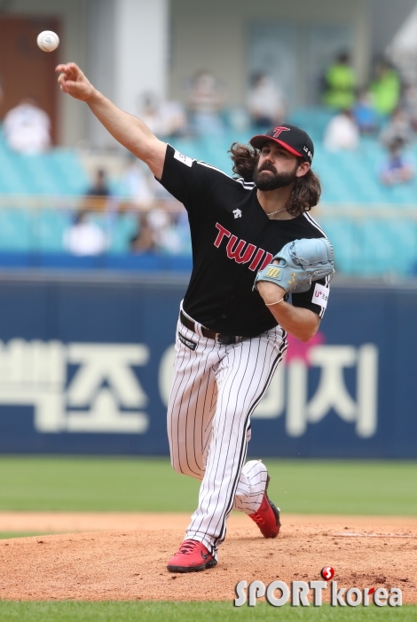 LG 선발 켈리, 1위는 넘겨줄 수 없어!