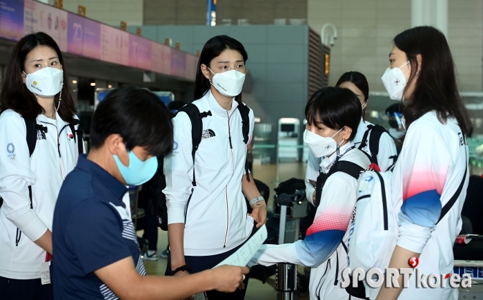 김연경, 후배들을 이끌고 마지막 올림픽!