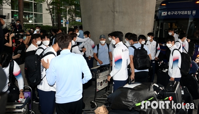 올림픽축구대표팀 `아쉬운 이별~`