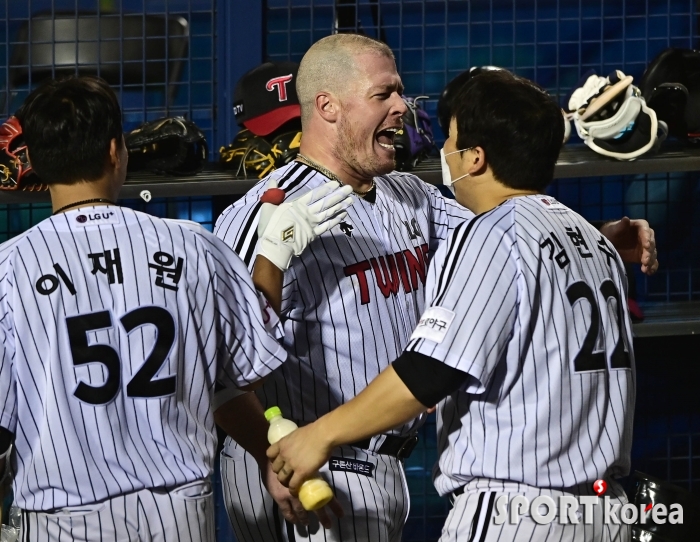 보어 `김현수 밖에 없어!`