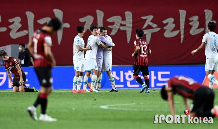 포항, 서울과 극적인 2-2 무승부!