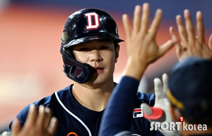 솔로포 김재환, 승리를 향한 축포~