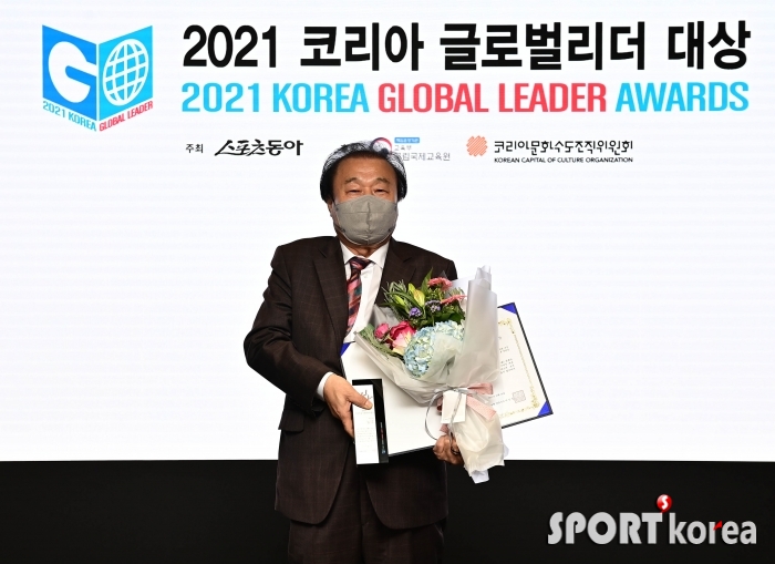경영 부문 대상 수상한 박현강 대표