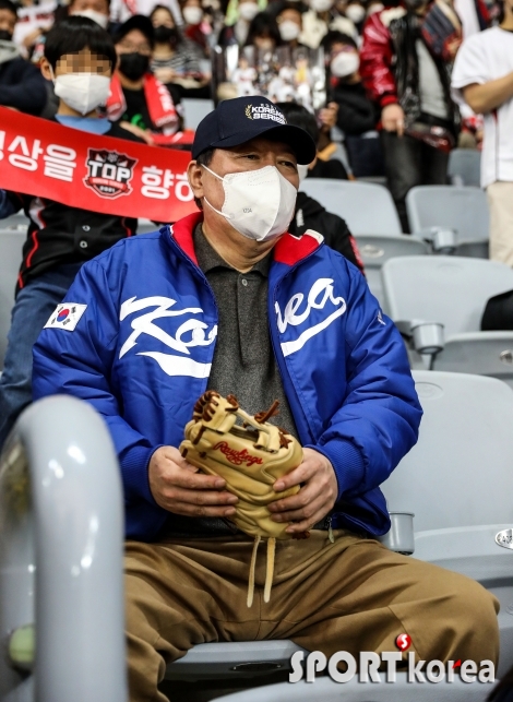 윤석열 국민의힘 대선후보 `한국시리즈 1차전 직관!`