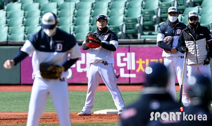 강진성, 1루 수비 걱정마세요!