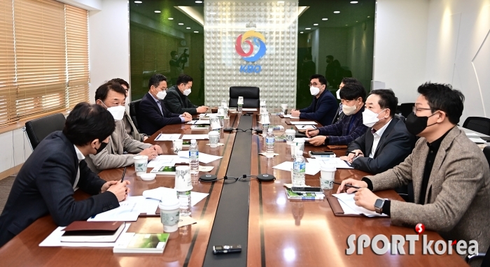 공석인 총재 선출 위한 KBO 이사회