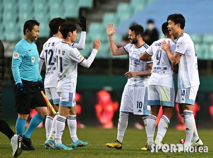 울산 `전북 상대 1-0 짜릿한 승리`