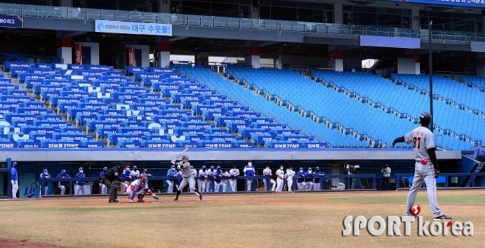 반갑다! 프로야구 `시범경기 무관중~`