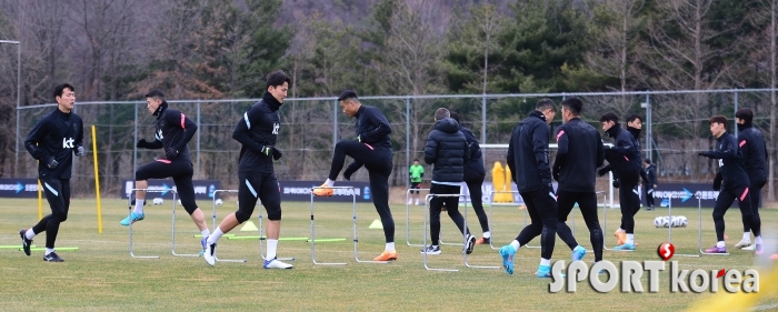 축구대표팀 `가볍게 훈련 시작`