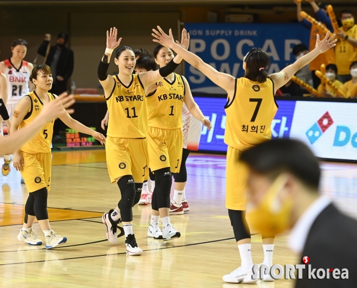 KB, 83-72 깔끔하게 PO 1차전 승리