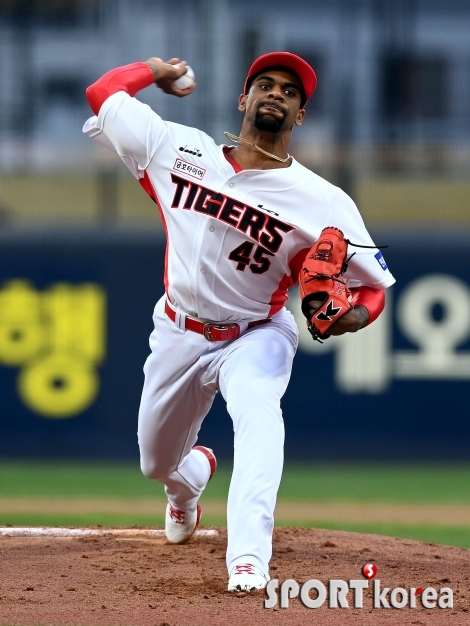 로니, KBO 데뷔 승리를 향해!