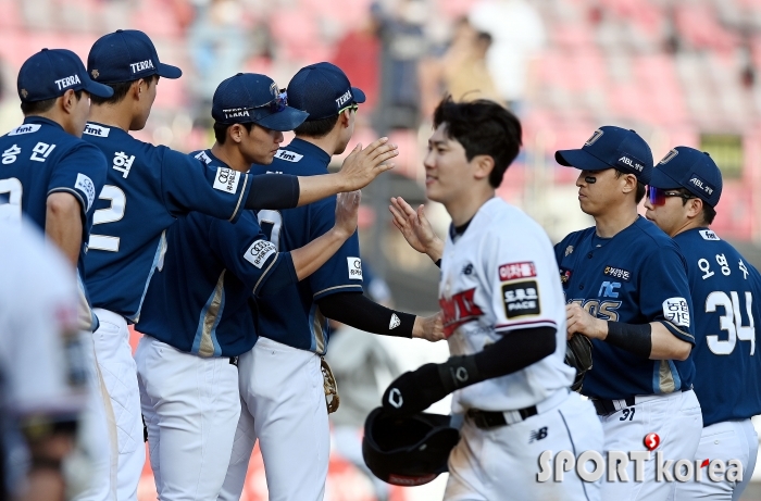 NC, 연장 끝에 kt에 2-1 짜릿한 승리!