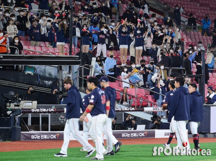 롯데, 5-10으로 아쉬운 패배