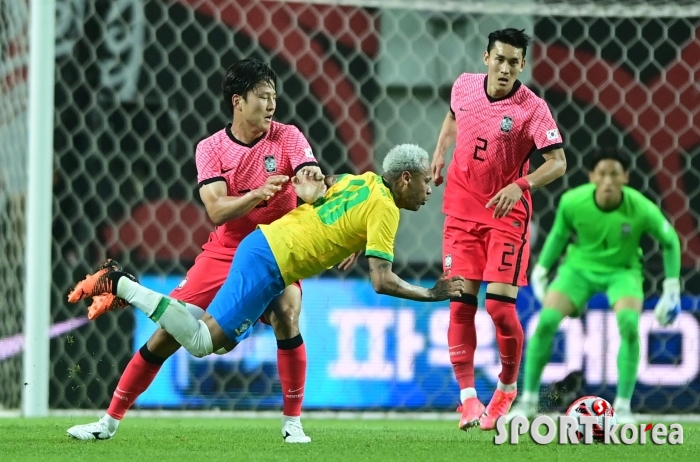 권경원 `네이마르 막으려면 어쩔 수 없어`