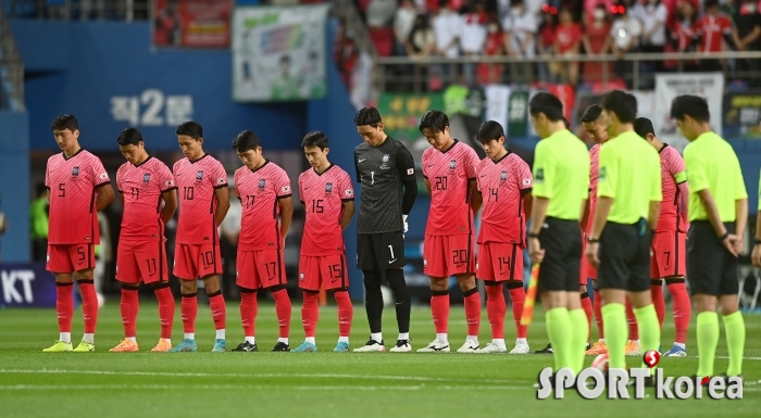 축구대표, 순국선열을 위한 묵념