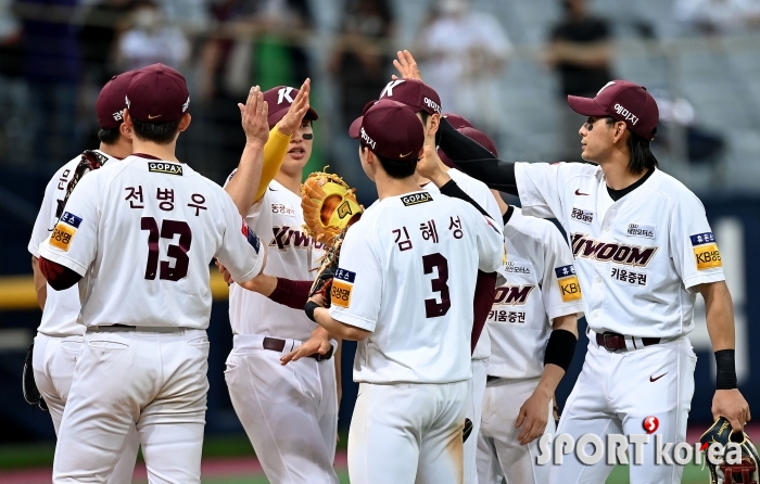 키움, 두산을 상대로 6-2 짜릿한 역전승!