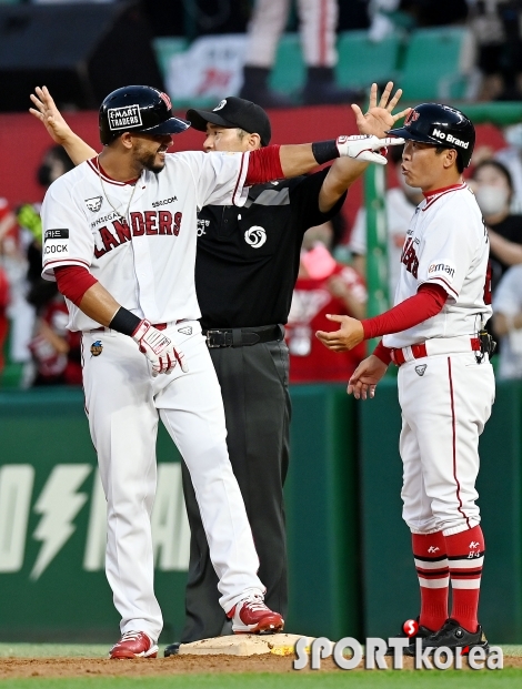 라가레스 `KBO 첫 안타!`