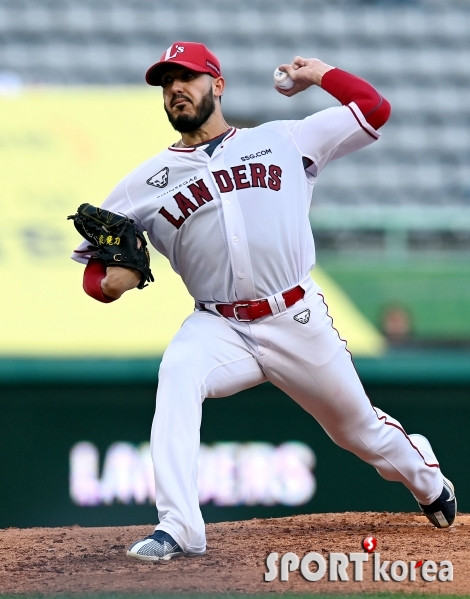 모리만도, KBO 첫 데뷔 무대!